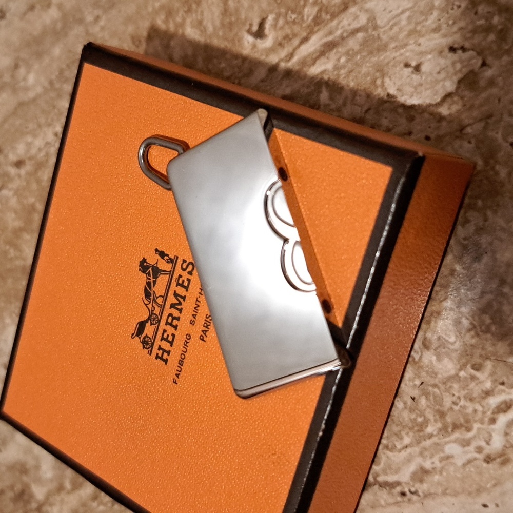 Hermes half infinity pendant